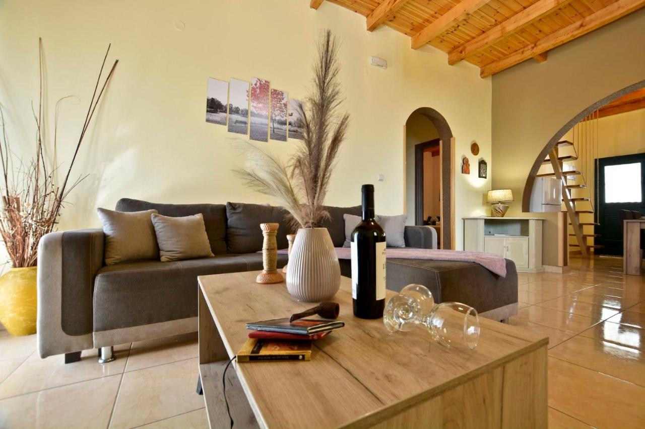 Sia'S Holiday Home Ágios Matthaíos Exteriör bild