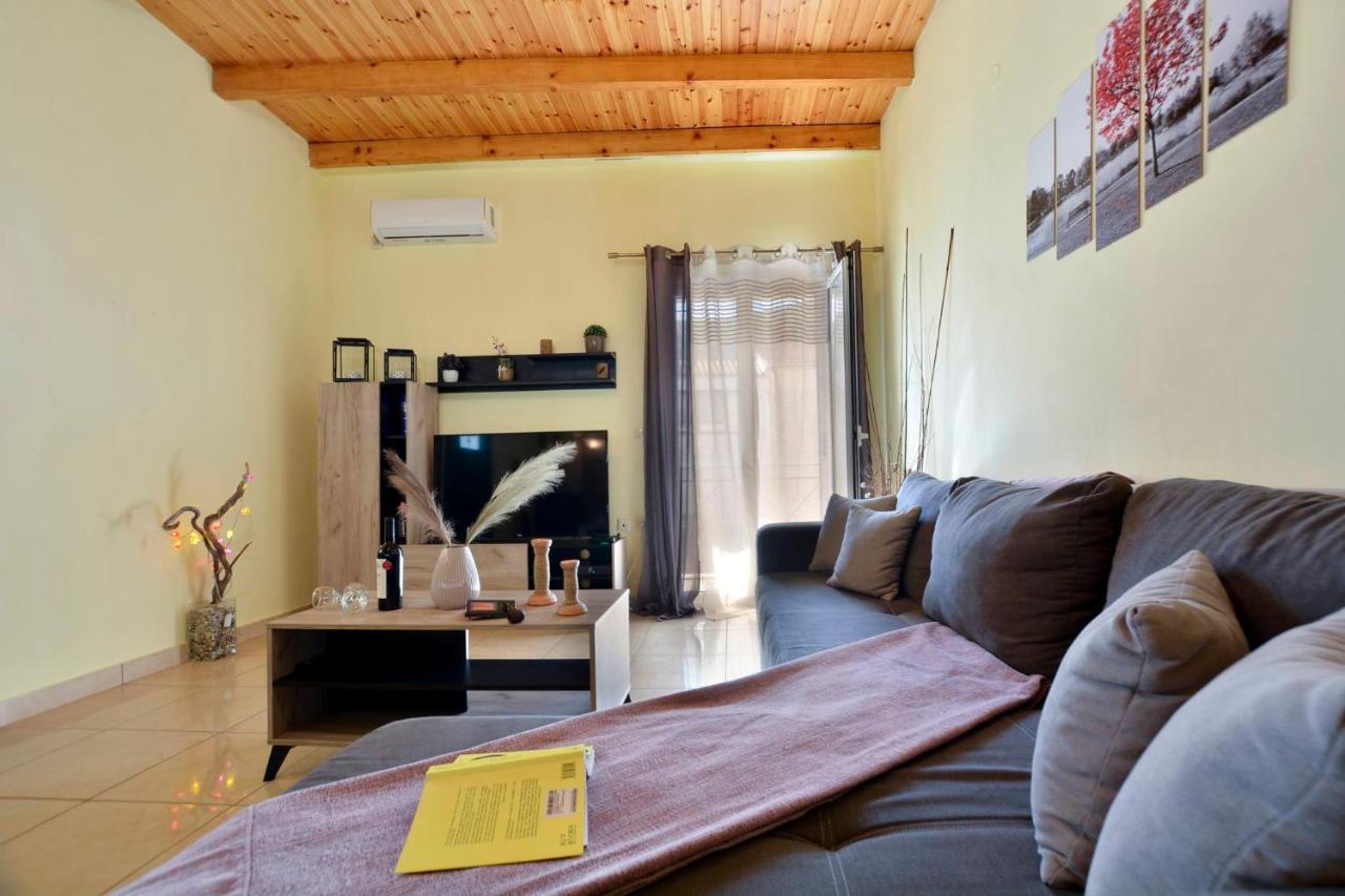 Sia'S Holiday Home Ágios Matthaíos Exteriör bild
